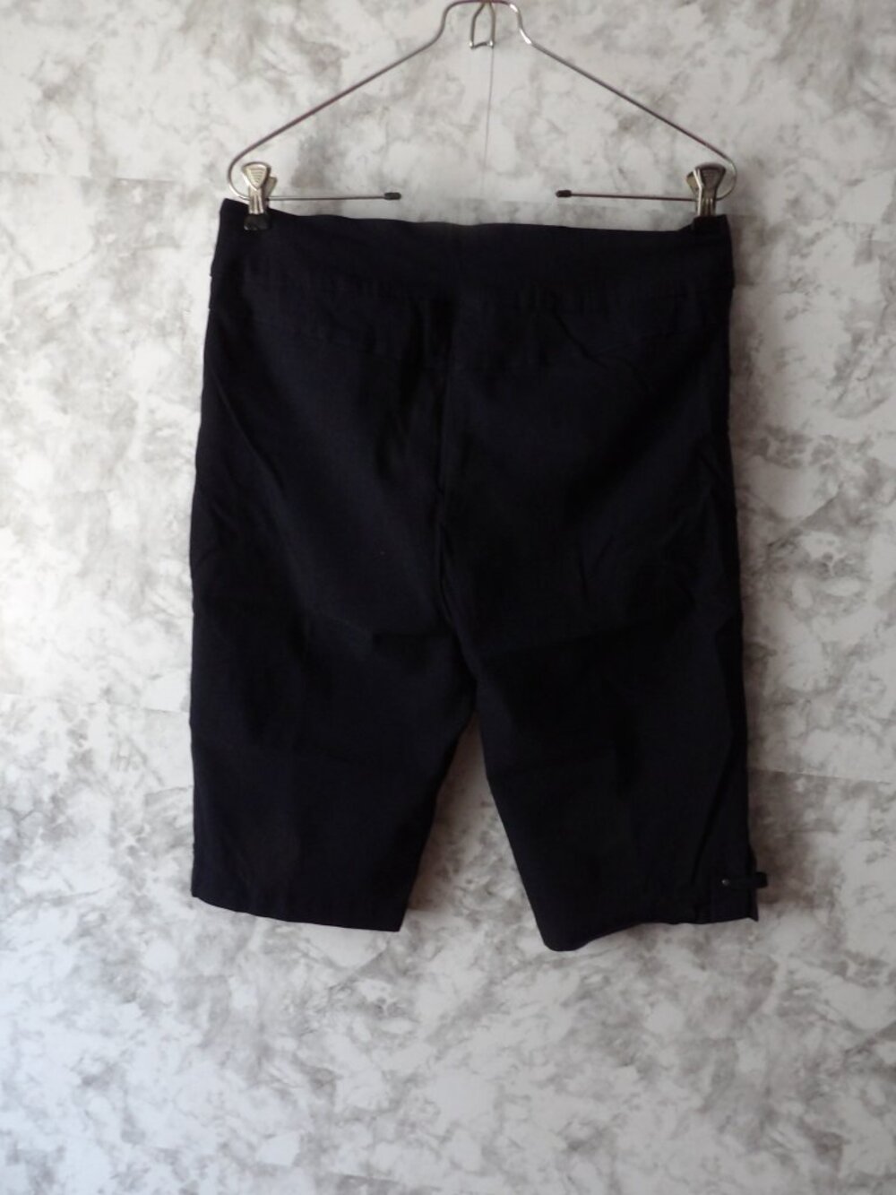 Coconut Row Palm Beach Women's Black Capri Pants Size 10